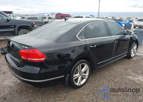 2015 Volkswagen Passat 2.0L Tdi Sel Premium from USA, damaged, VIN 1VWCV7A30FC074832